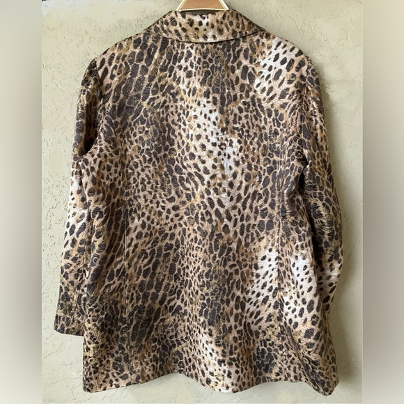 CHICO’S cheetah print light jacket - Picture 4 of 10